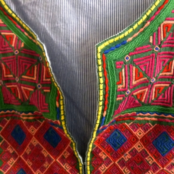 American Eagle Outfitters EUC Top Blouse ShirtS/P Embroidery Boho.Spring… - Picture 4 of 8